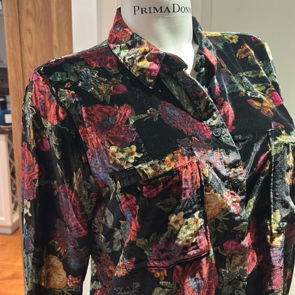 Pilcro ANTHROPOLOGIE crushed velvet floral blouse LRG - Picture 3 of 9